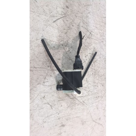 Recambio de bomba limpia para kia cee´d hatchback (ed) 1.6 crdi 90 referencia OEM IAM 985102V100  