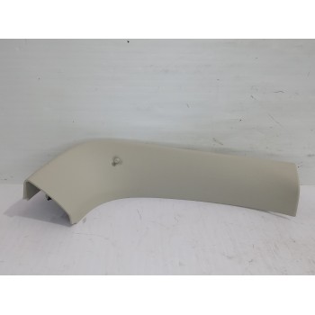 Recambio de moldura para lynk & co 01 hev referencia OEM IAM 8890327333  