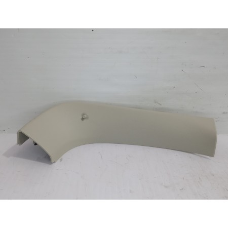 Recambio de moldura para lynk & co 01 hev referencia OEM IAM 8890327333  
