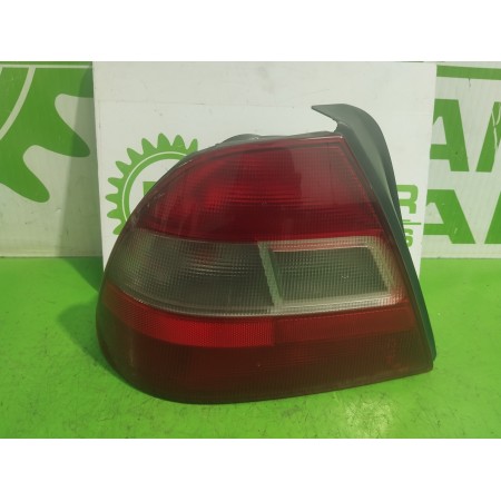 Recambio de piloto trasero izquierdo para honda civic berlina .5 (ma/mb) 1.5 referencia OEM IAM 33551ST3  