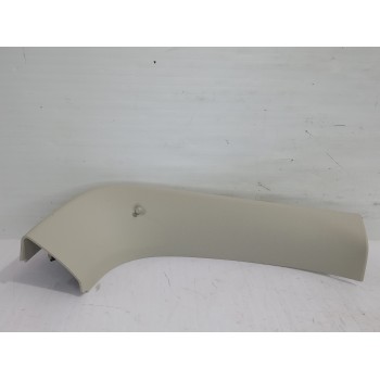 Recambio de moldura para lynk & co 01 hev referencia OEM IAM 8890327333  