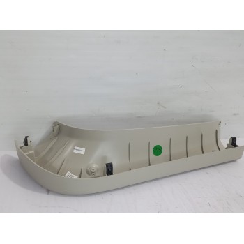 Recambio de moldura para lynk & co 01 hev referencia OEM IAM 8890327333  