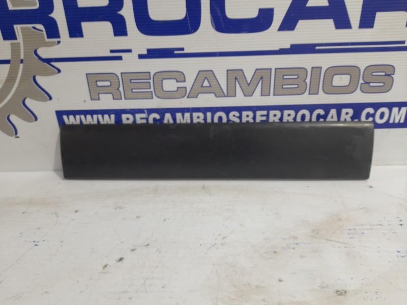 Recambio de molduras traseras para citroën jumpy 1.9 diesel referencia OEM IAM 1495792077  