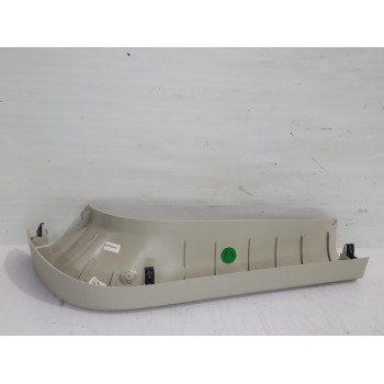 Recambio de moldura para lynk & co 01 hev referencia OEM IAM 8890327333  