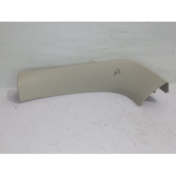 Recambio de moldura para lynk & co 01 hev referencia OEM IAM 8890327341  