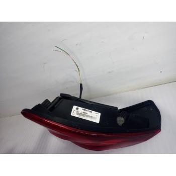Recambio de piloto trasero derecho interior para peugeot 3008 style referencia OEM IAM 9805511280  