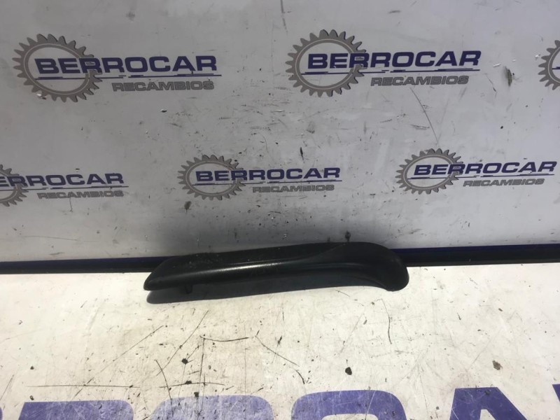 Recambio de moldura lateral para renault kangoo 1.5 dci diesel fap referencia OEM IAM 794203094  