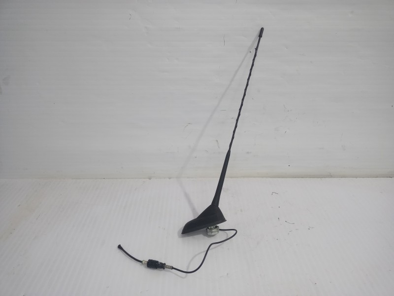 Recambio de antena para peugeot 3008 style referencia OEM IAM 9666154380  