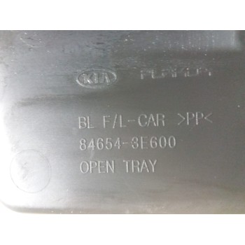 Recambio de moldura para kia sorento 2.5 crdi referencia OEM IAM 846543E600  