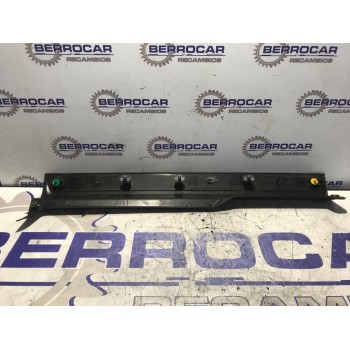 Recambio de moldura lateral para fiat punto (evo) (199) 1.3 16v jtd cat referencia OEM IAM 735488147  