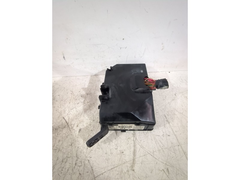 Recambio de caja reles / fusibles para hyundai tucson (jm) 2.0 crdi referencia OEM IAM 912102E000  