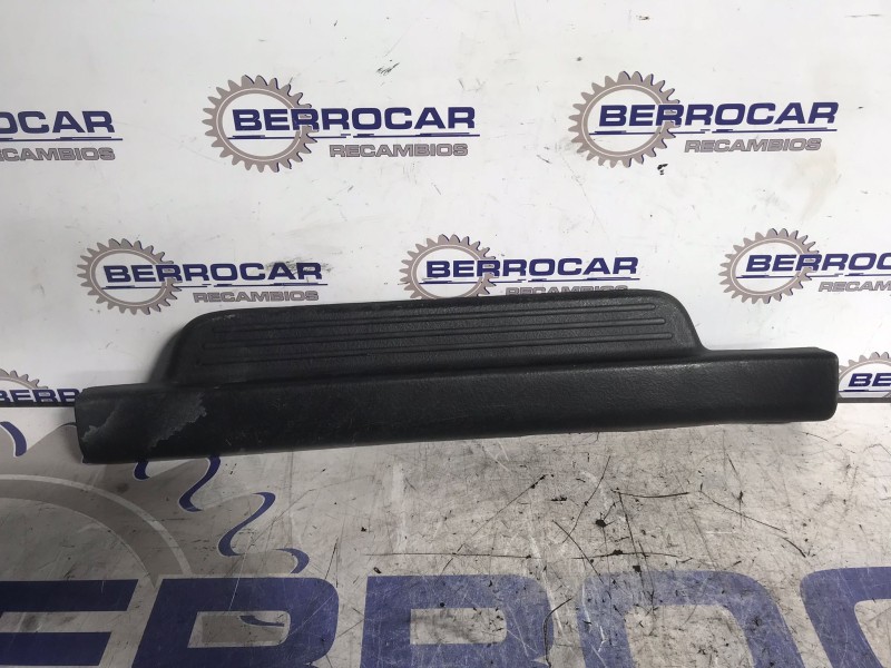 Recambio de moldura lateral para toyota yaris (ncp1/nlp1/scp1) 1.0 cat referencia OEM IAM 679130D020  