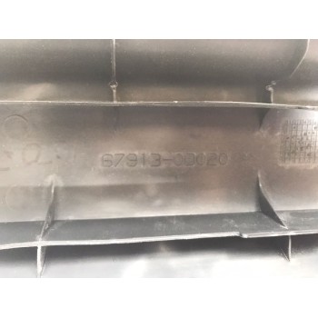 Recambio de moldura lateral para toyota yaris (ncp1/nlp1/scp1) 1.0 cat referencia OEM IAM 679130D020  