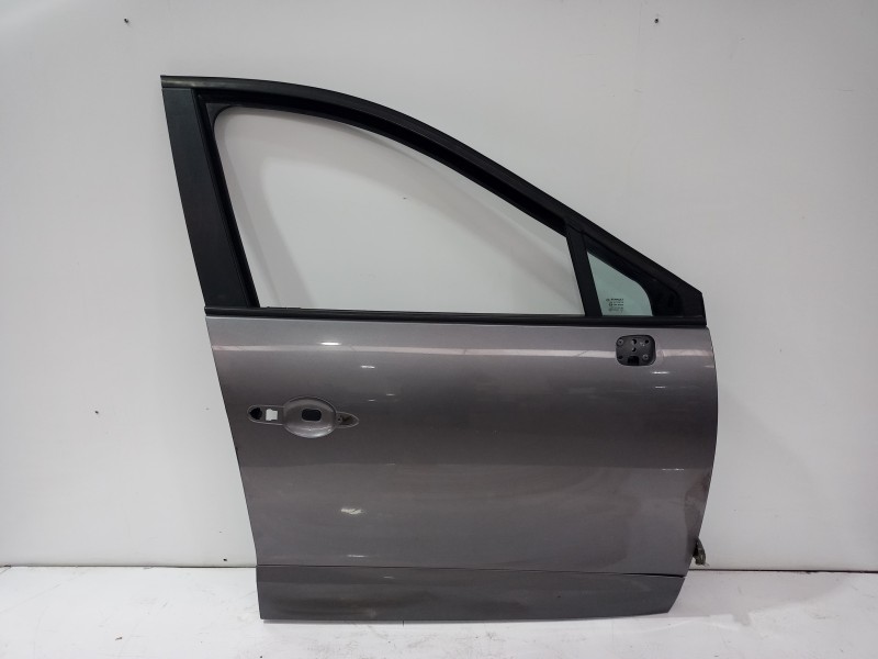 Recambio de puerta delantera derecha para renault scenic iii bose edition referencia OEM IAM 801008349R  