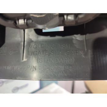 Recambio de molduras traseras para opel mokka referencia OEM IAM 94522424  