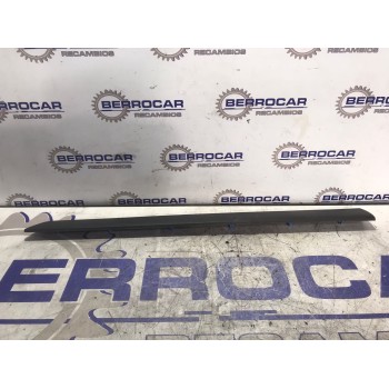 Recambio de moldura lateral para renault kangoo 1.5 dci diesel fap referencia OEM IAM 808211241R  