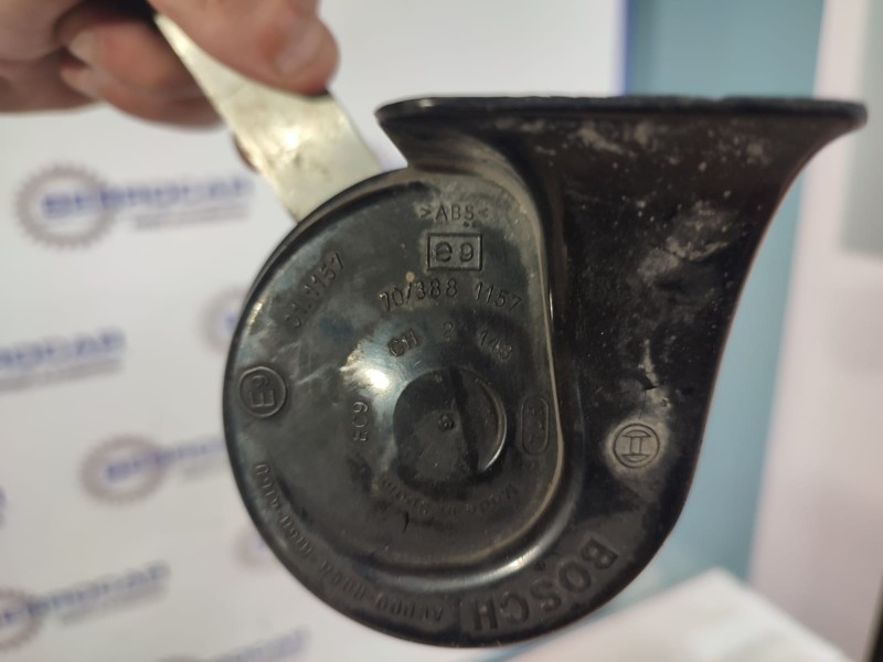 Recambio de claxon para citroën xsara break referencia OEM IAM 103881157  