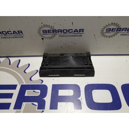 Recambio de compartimento interior para seat exeo berlina (3r2) 2.0 tdi referencia OEM IAM 8H0857058  