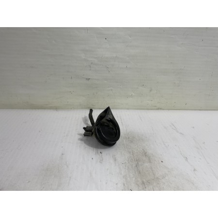 Recambio de claxon para nissan micra (k12e) acenta referencia OEM IAM E9703881157  