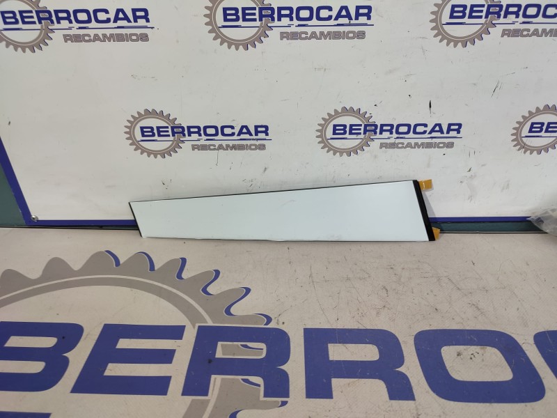 Recambio de moldura interior para hyundai i40 cw referencia OEM IAM 822503Z000  