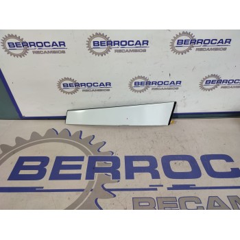 Recambio de moldura interior para hyundai i40 cw referencia OEM IAM 822503Z000  