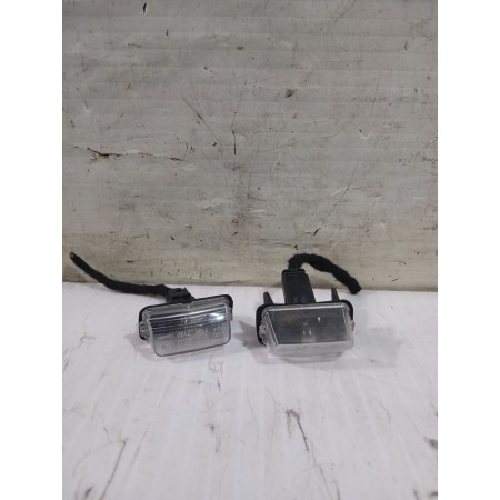 Recambio de piloto matricula para peugeot rifter 1.5 bluehdi 100 referencia OEM IAM 71907190  