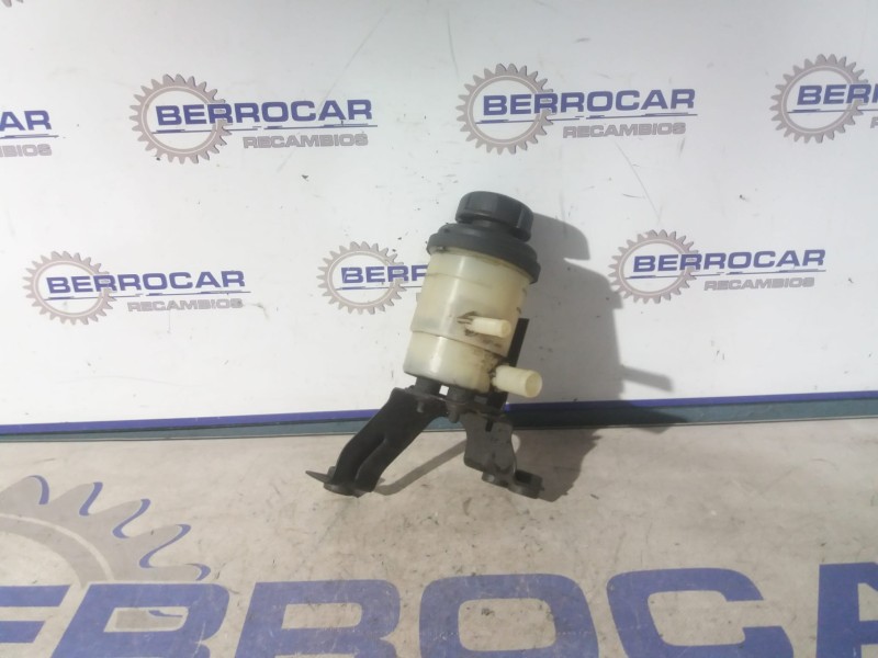 Recambio de bote liquido direccion para kia sorento 2.5 crdi referencia OEM IAM 571503E100  