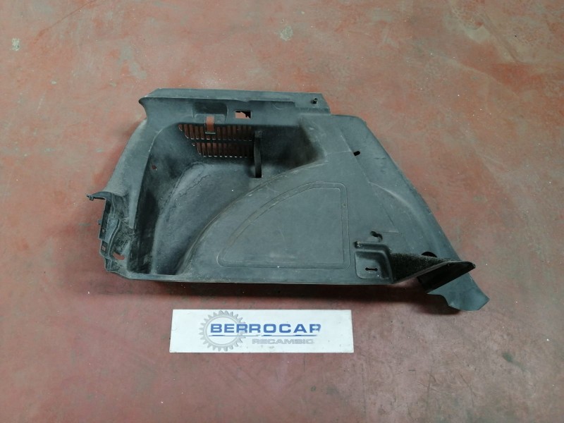 Recambio de moldura lateral para skoda spaceback (5h) 1.6 tdi referencia OEM IAM 5JJ867427B  