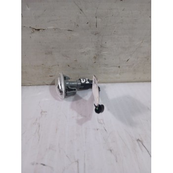 Recambio de piloto lateral izquierdo para peugeot rifter 1.5 bluehdi 100 referencia OEM IAM 0104706  