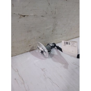 Recambio de piloto lateral izquierdo para peugeot rifter 1.5 bluehdi 100 referencia OEM IAM 0104706  