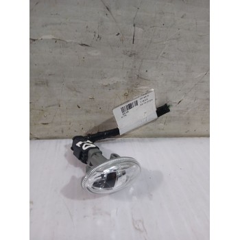 Recambio de piloto lateral izquierdo para peugeot rifter 1.5 bluehdi 100 referencia OEM IAM 0104706  