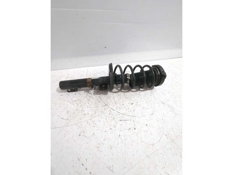 Recambio de amortiguador delantero derecho para seat ibiza iii (6l1) 1.4 tdi referencia OEM IAM 6Q0413031BN  
