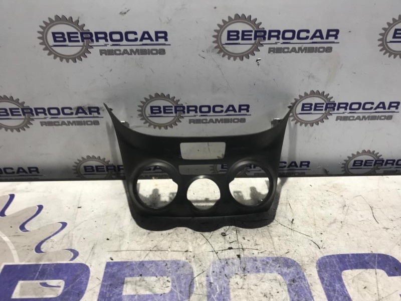 Recambio de moldura interior para peugeot 208 1.6 blue-hdi fap referencia OEM IAM 96728464ZD  