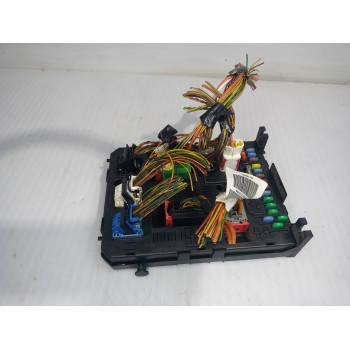 Recambio de caja reles / fusibles para peugeot 3008 style referencia OEM IAM 9678477180  