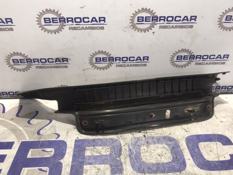 Recambio de moldura interior para toyota avensis berlina (t25) 1.8 16v cat referencia OEM IAM 6791805040  