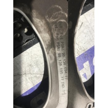 Recambio de tapacubos para citroën c3 referencia OEM IAM 9813869477  