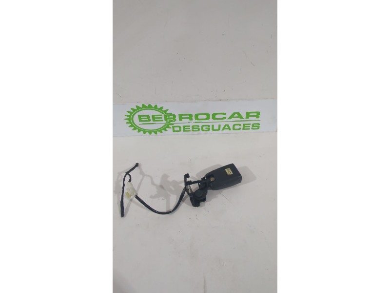 Recambio de enganche cinturon trasero derecho para hyundai i30 (fd) 1.6 crdi referencia OEM IAM 898402R000WK  