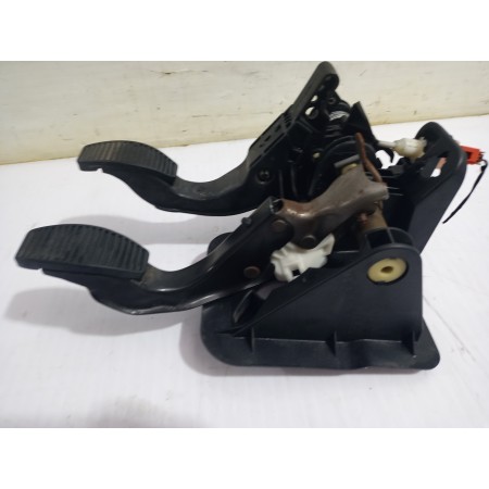 Recambio de pedalera para fiat 500 cabrio (150) aniversario referencia OEM IAM LS362370  