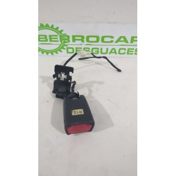 Recambio de enganche cinturon trasero derecho para hyundai i30 (fd) 1.6 crdi referencia OEM IAM 898402R000WK  