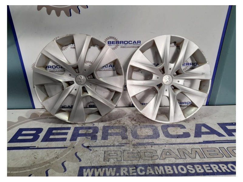 Recambio de tapacubos para peugeot 208 1.6 blue-hdi fap referencia OEM IAM 9673846277  