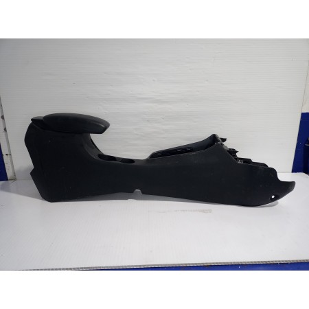 Recambio de consola central para hyundai i20 (bc3) essence mild-hybrid referencia OEM IAM 84611Q0000  