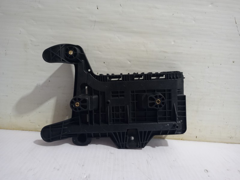 Recambio de soporte bateria para skoda yeti active referencia OEM IAM 1K0915333  