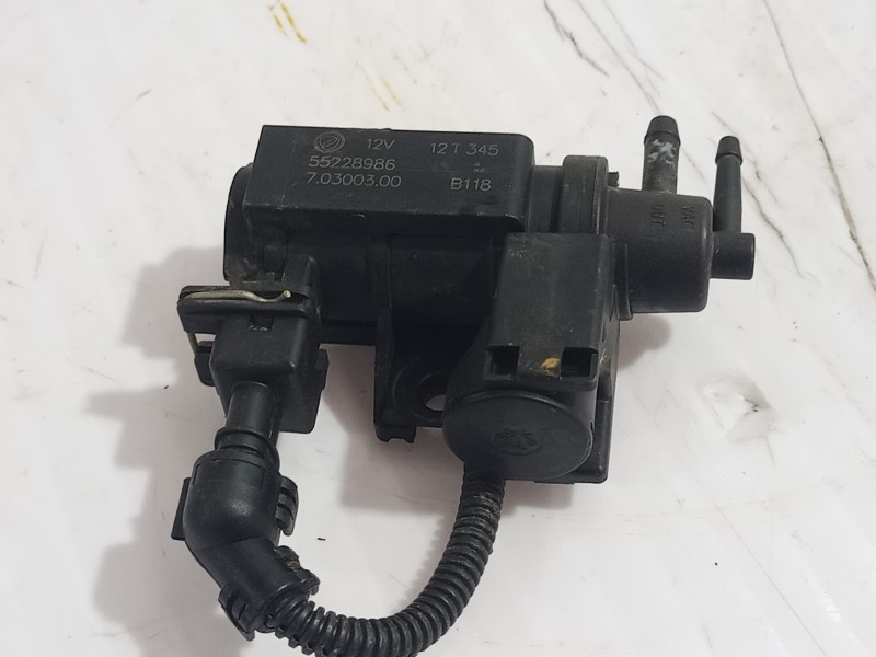 Recambio de valvula para peugeot bipper tepee basis referencia OEM IAM 55228986  