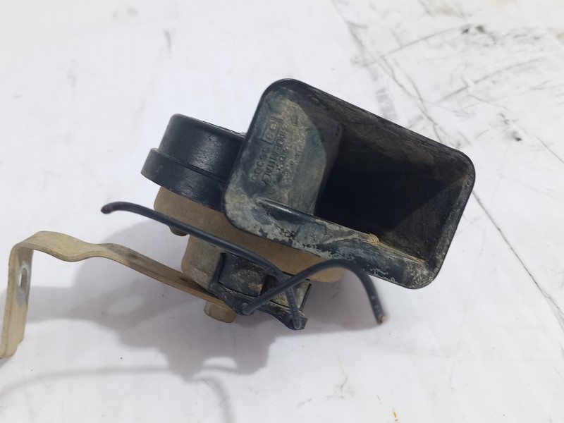 Recambio de claxon para peugeot bipper tepee basis referencia OEM IAM E30055306  