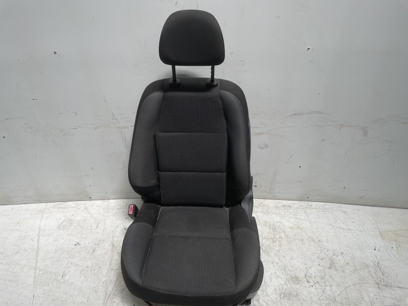 Recambio de asiento delantero izquierdo para peugeot 207 confort referencia OEM IAM 8845QG  