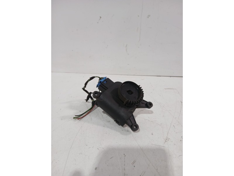 Recambio de motor apertura trampilla para volkswagen polo iv (9n_, 9a_) 1.9 sdi referencia OEM IAM 0132801357  