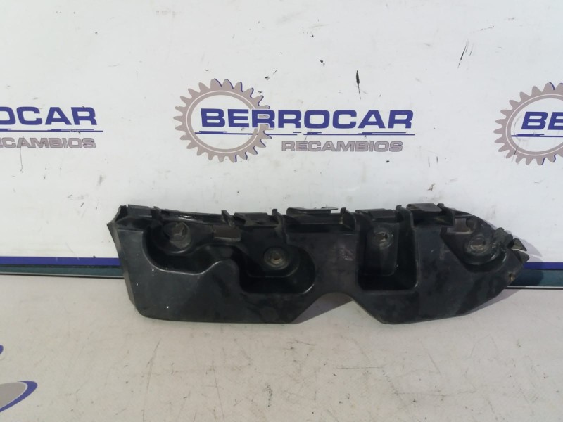 Recambio de molduras delanteras para dacia duster referencia OEM IAM 622230010R  