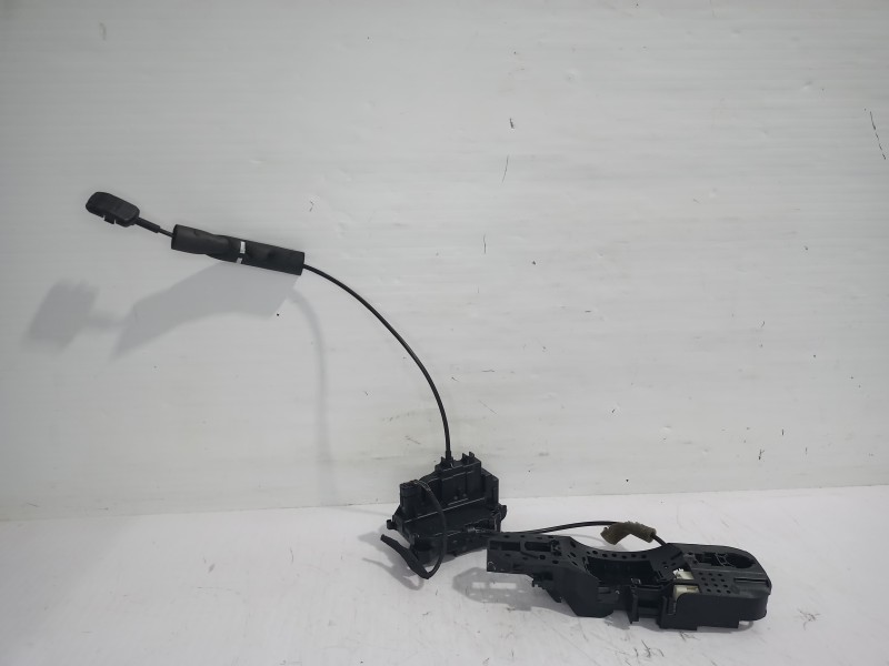 Recambio de cerradura puerta trasera izquierda para renault scenic iii bose edition referencia OEM IAM 825030032R  