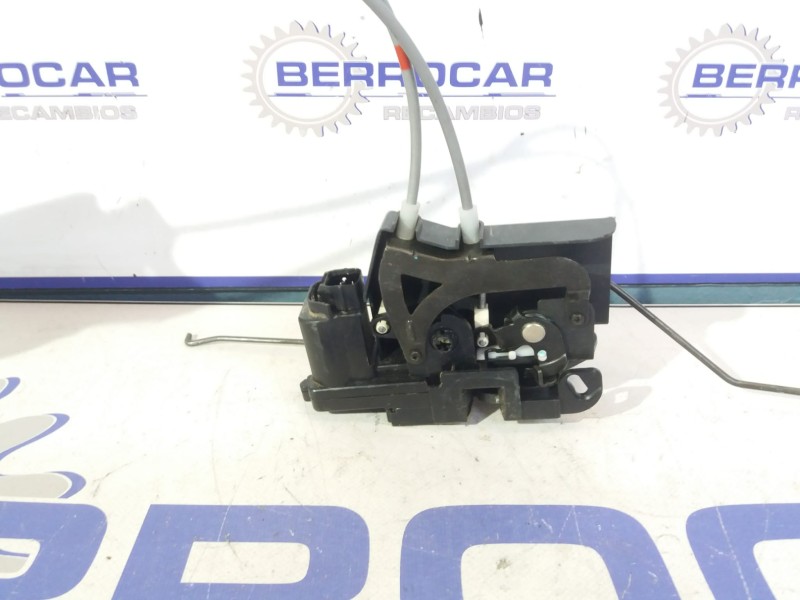 Recambio de cerradura puerta delantera izquierda para kia sorento 2.5 crdi cat referencia OEM IAM A045777  