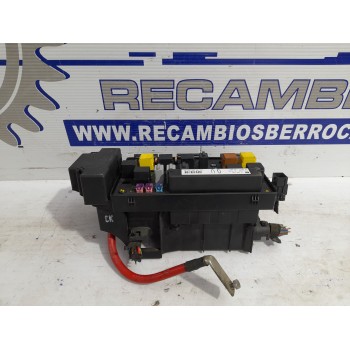 Recambio de caja reles / fusibles para opel astra h ber. 1.7 16v cdti referencia OEM IAM 13206748  